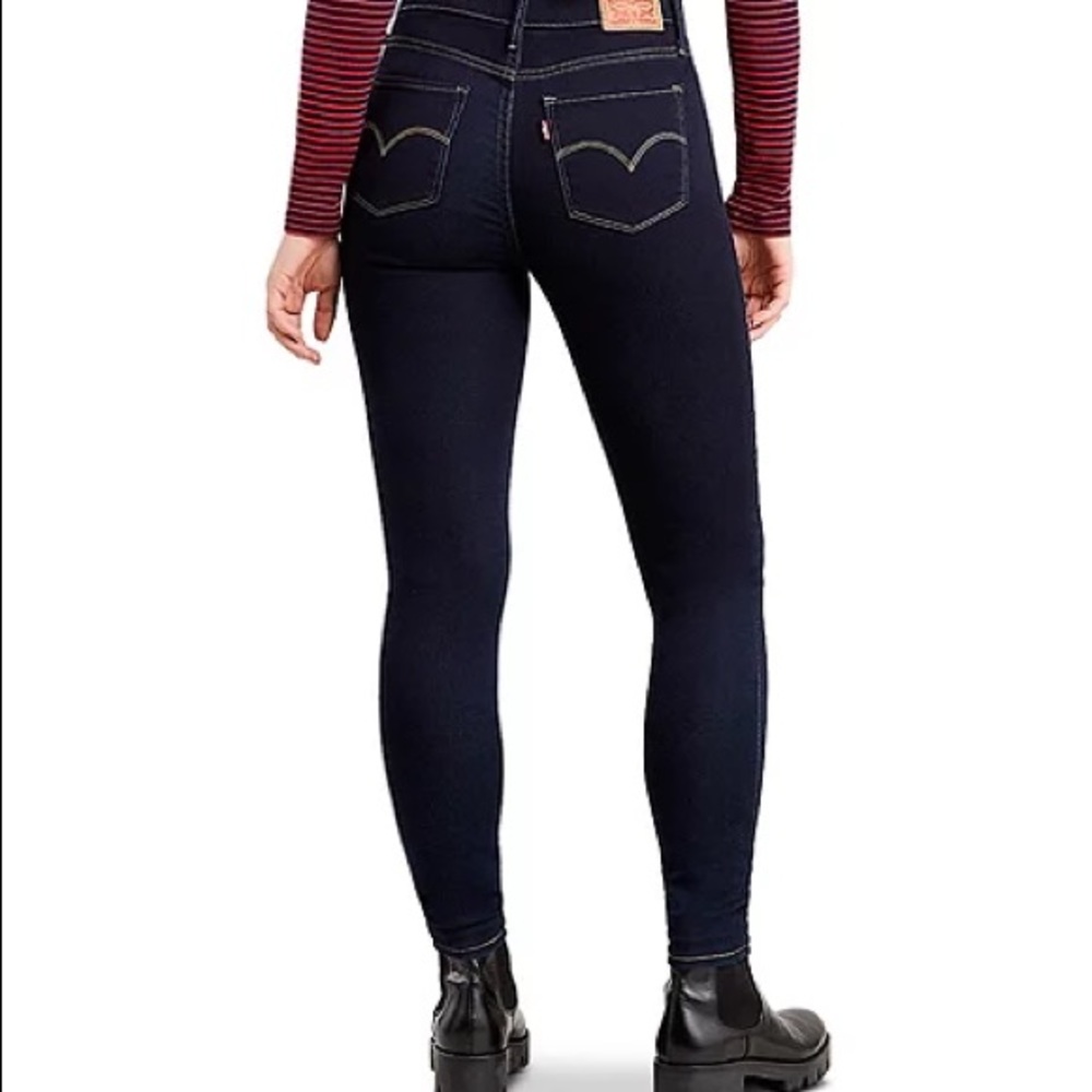 Levi jeans size 29 style 720
